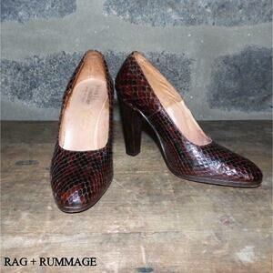 HANA MACKLER sz 7 vintage snakeskin stacked heel pumps Italy